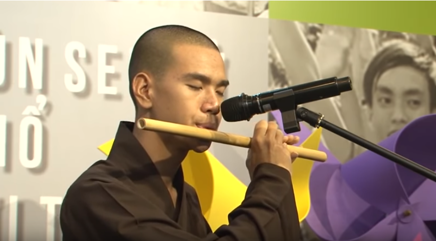 Xúc động tình cảm của con cái với cha mẹ được thể hiện bằng âm nhạc