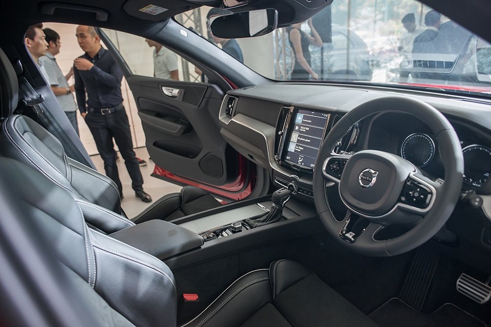 Volvo XC60 2018 ra mắt thị trường Singapore, giá từ 3,8 tỷ VNĐ