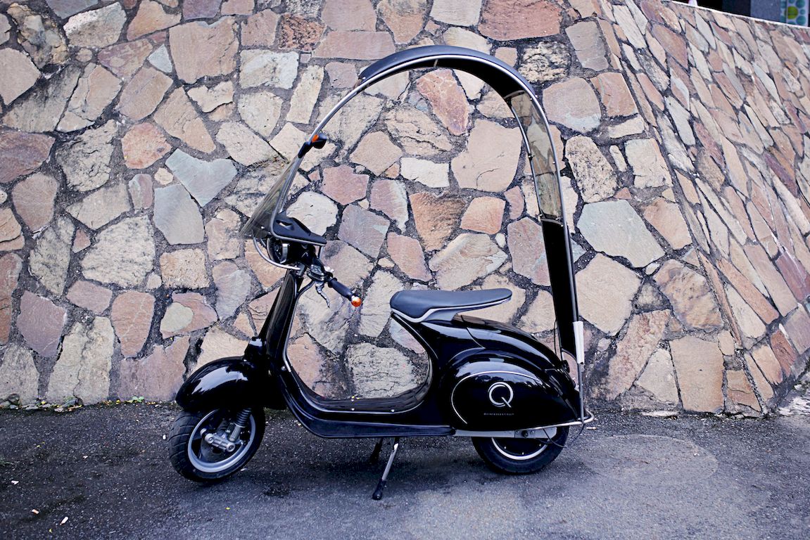 BUZZ 1 - xe máy điện mang kiểu dáng Vespa cổ được sản xuất tại Việt Nam