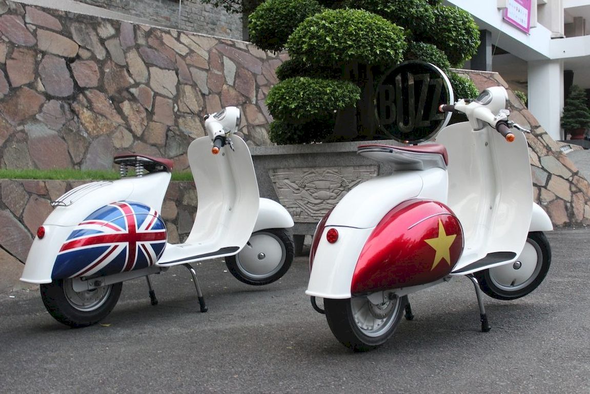 BUZZ 1 - xe máy điện mang kiểu dáng Vespa cổ được sản xuất tại Việt Nam