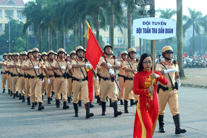 Cảnh sát giao thông Hà Nội sôi nổi dự thi điều lệnh Võ Thuật
