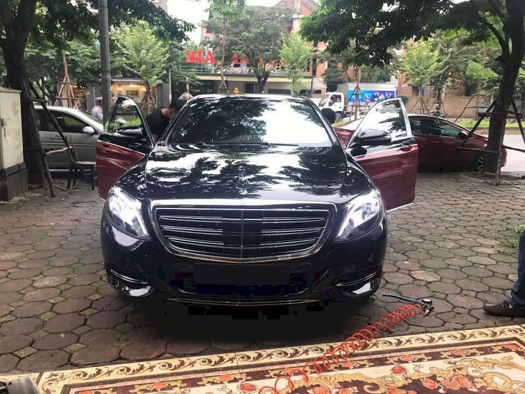 Mercedes-Maybach S500 phối màu đỏ đen duy nhất tại Việt Nam đang tìm chủ nhân
