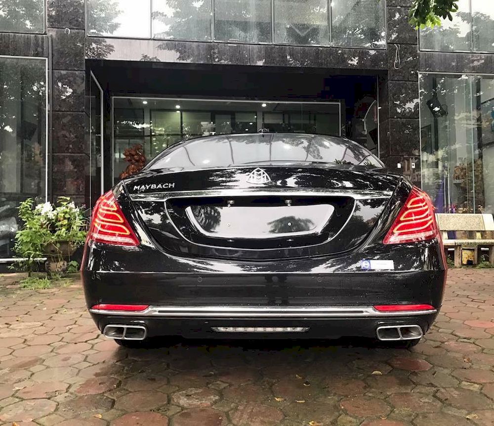 Mercedes-Maybach S500 phối màu đỏ đen duy nhất tại Việt Nam đang tìm chủ nhân