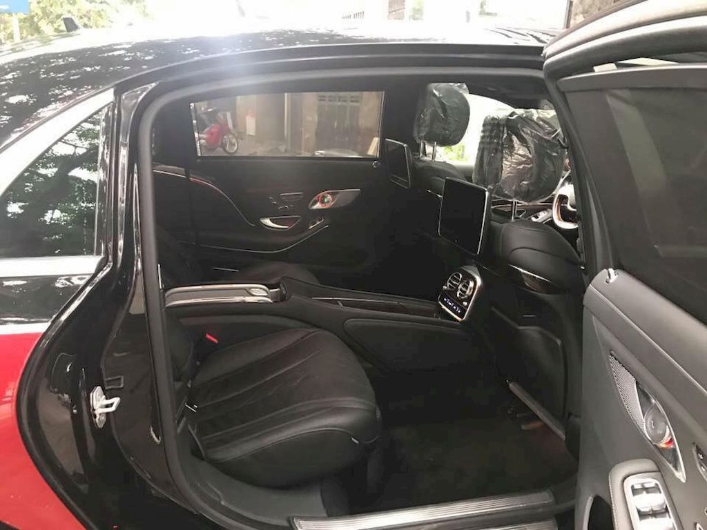 Mercedes-Maybach S500 phối màu đỏ đen duy nhất tại Việt Nam đang tìm chủ nhân