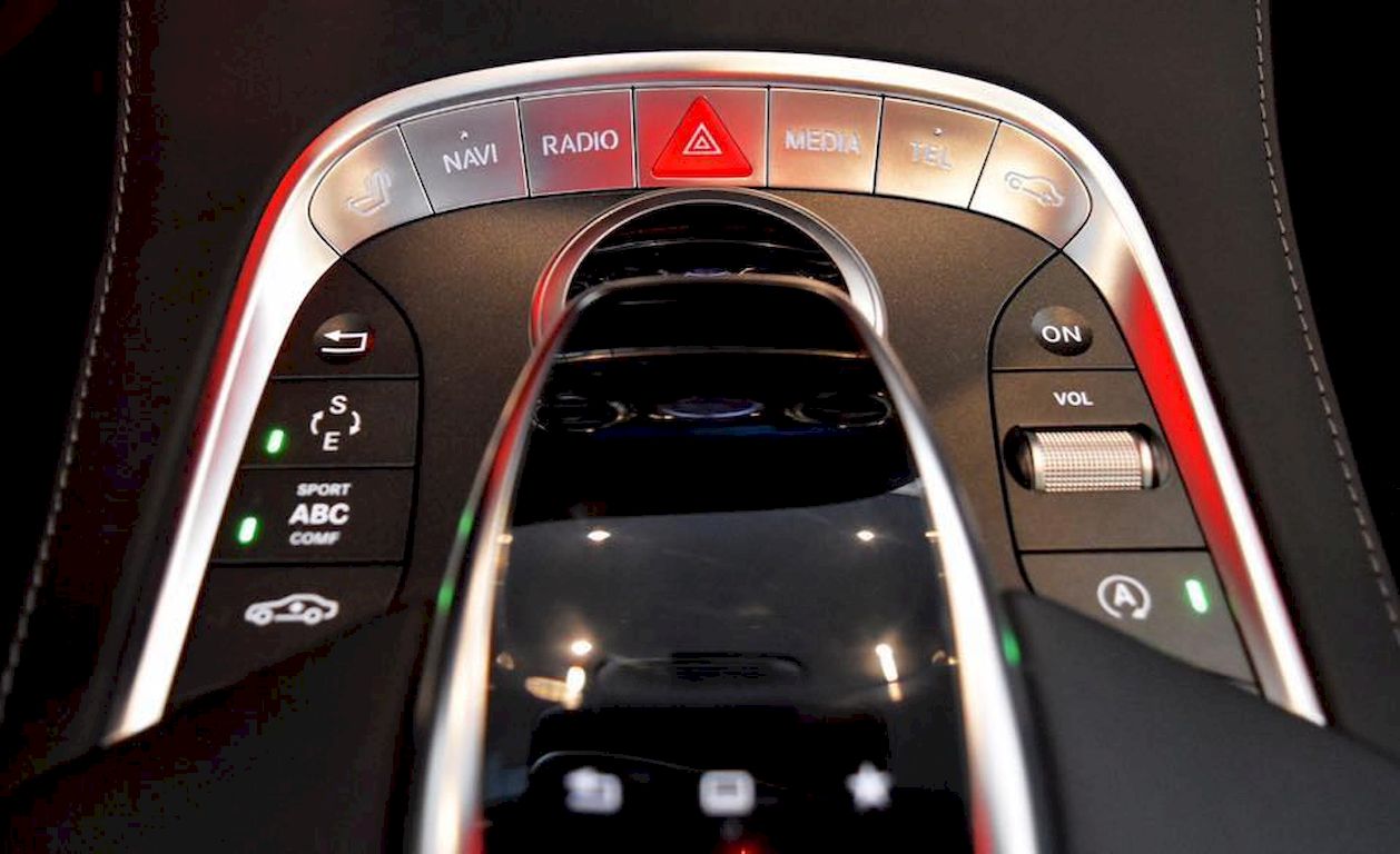Mercedes-Maybach S500 phối màu đỏ đen duy nhất tại Việt Nam đang tìm chủ nhân