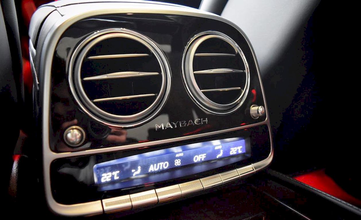 Mercedes-Maybach S500 phối màu đỏ đen duy nhất tại Việt Nam đang tìm chủ nhân