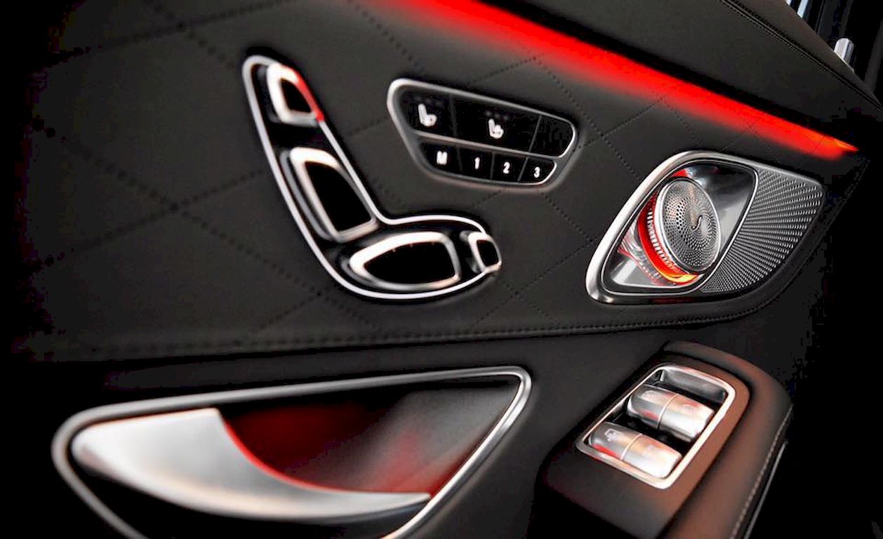 Mercedes-Maybach S500 phối màu đỏ đen duy nhất tại Việt Nam đang tìm chủ nhân