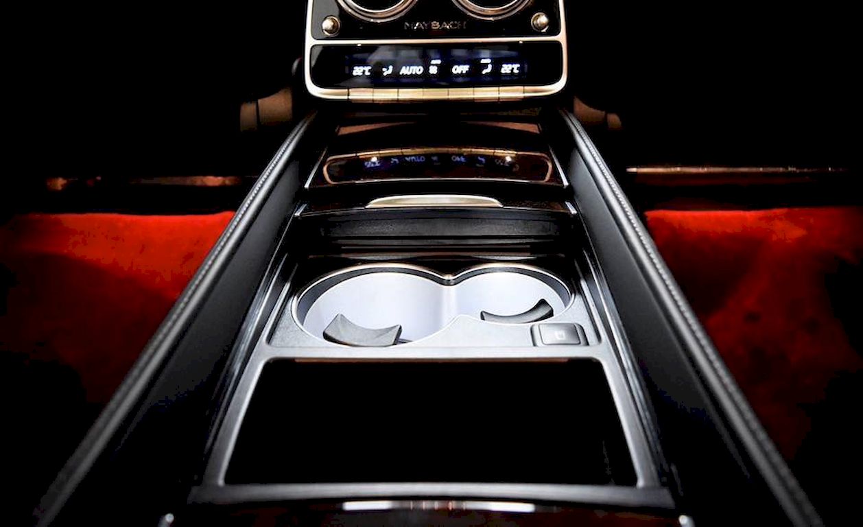 Mercedes-Maybach S500 phối màu đỏ đen duy nhất tại Việt Nam đang tìm chủ nhân
