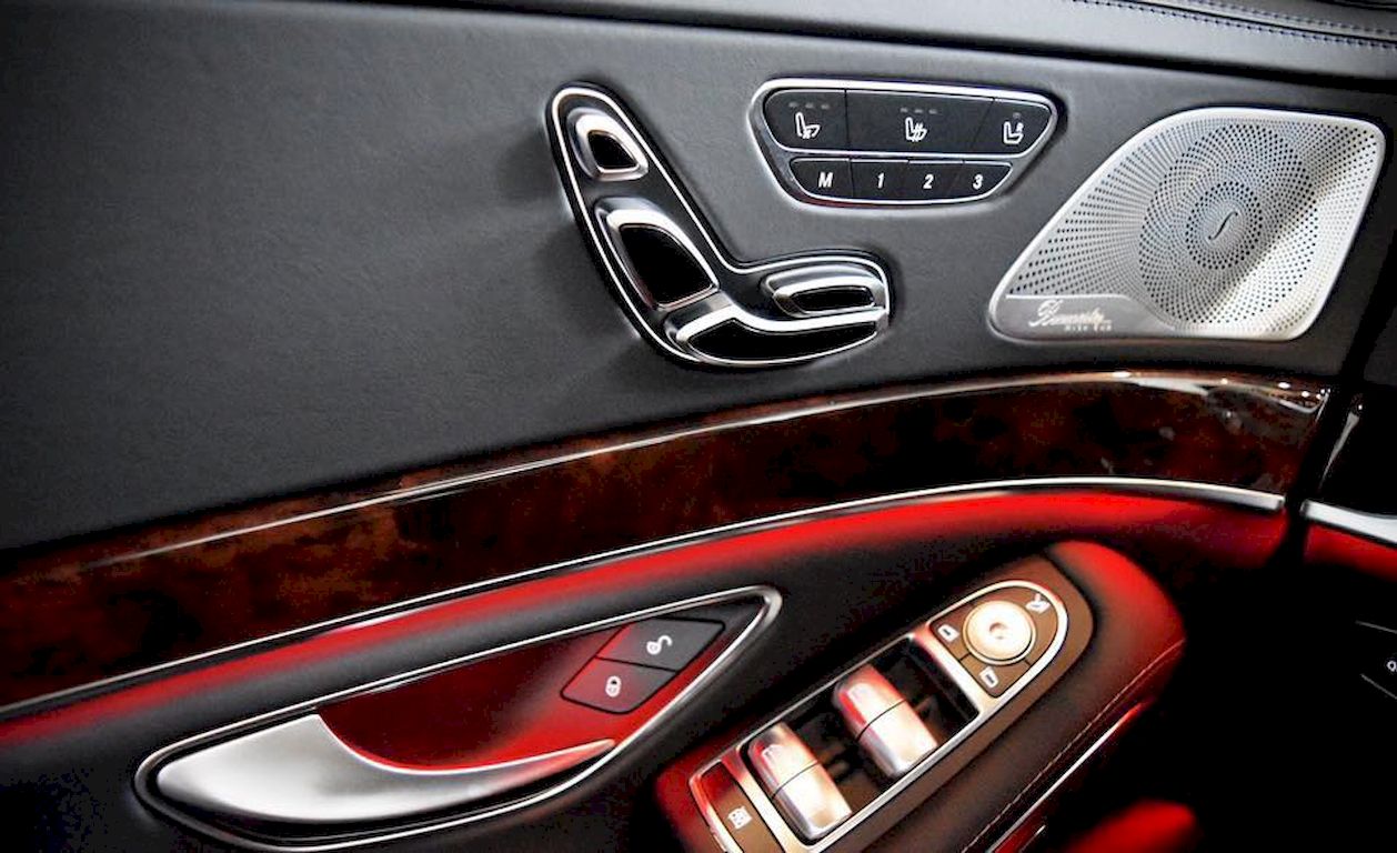 Mercedes-Maybach S500 phối màu đỏ đen duy nhất tại Việt Nam đang tìm chủ nhân