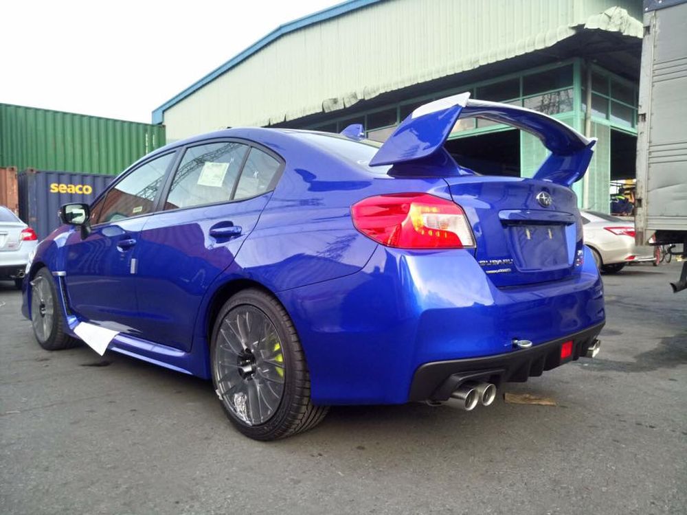 Ngắm Subaru WRX STI 2018 màu xanh dương nổi bật vừa cập bến Việt Nam
