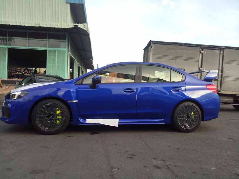 Ngắm Subaru WRX STI 2018 màu xanh dương nổi bật vừa cập bến Việt Nam