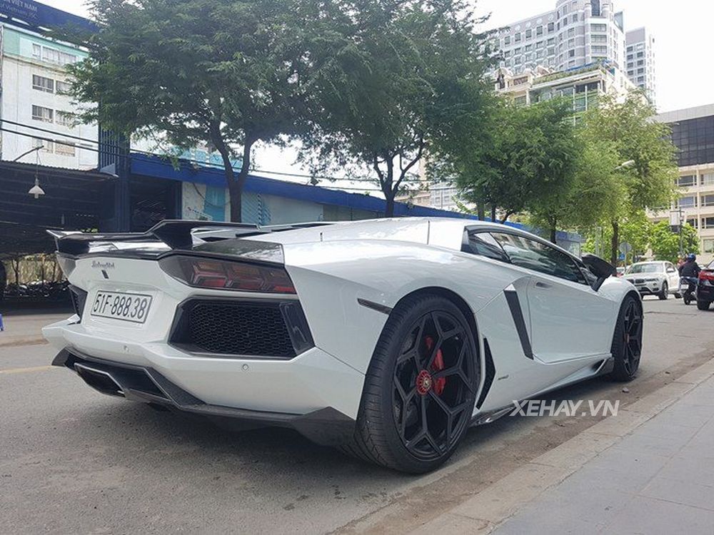 TP.HCM: Lamborghini Aventador LP700-4 
