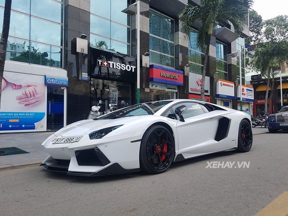 TP.HCM: Lamborghini Aventador LP700-4 