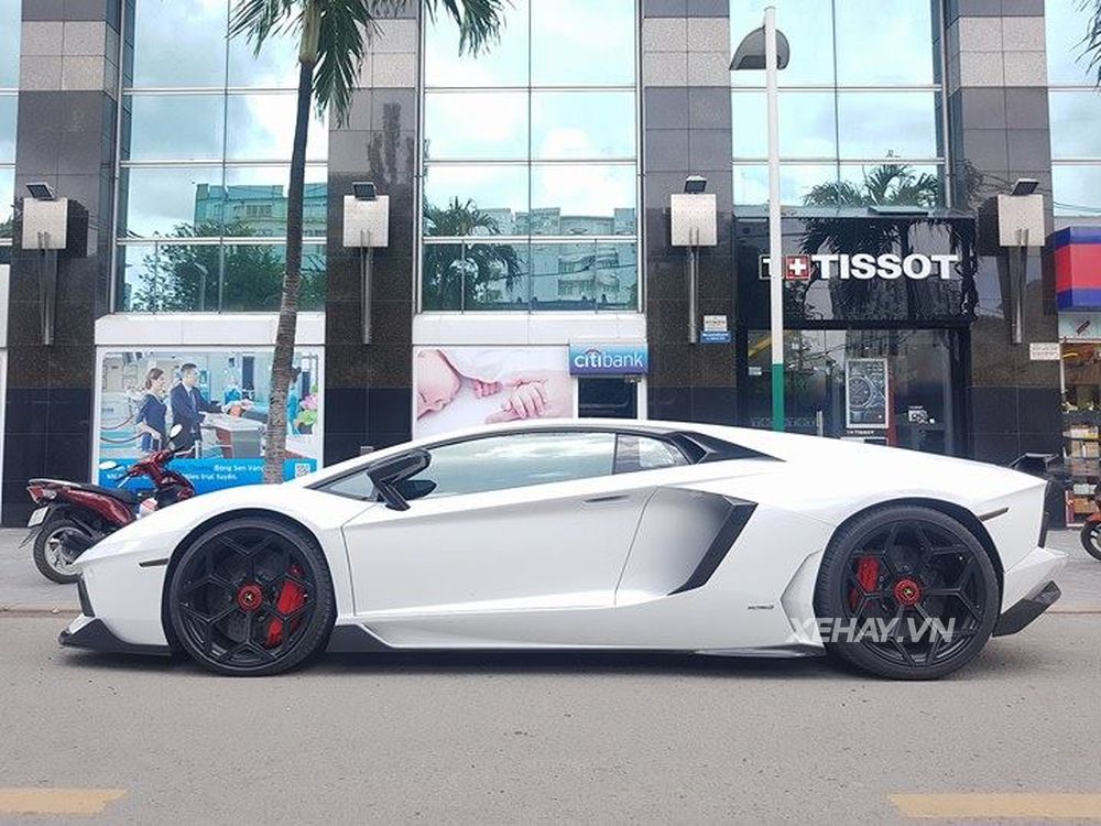 TP.HCM: Lamborghini Aventador LP700-4 