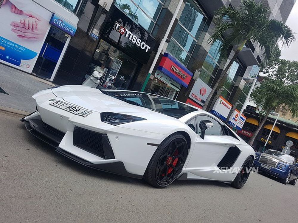 TP.HCM: Lamborghini Aventador LP700-4 