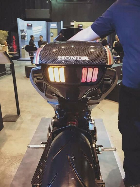 Chiêm ngưỡng bản độ phong cách Café Racer của Honda CB150R ExMotion
