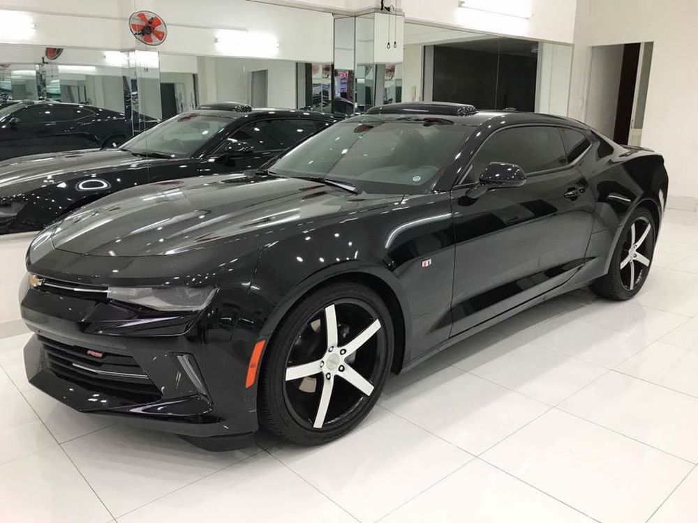 Chevrolet Camaro RS 2017 hàng hiếm,