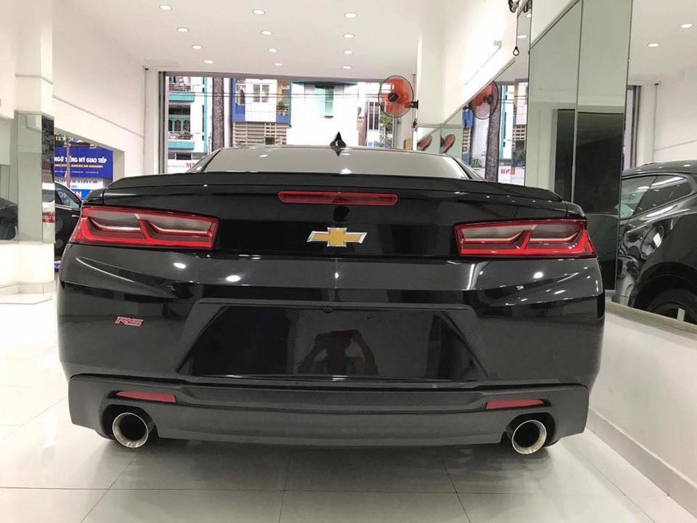 Chevrolet Camaro RS 2017 hàng hiếm, 