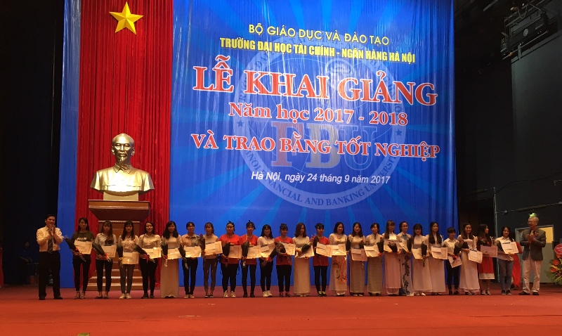 Đại học Tài chính Ngân hàng Hà Nội khai giảng năm học mới