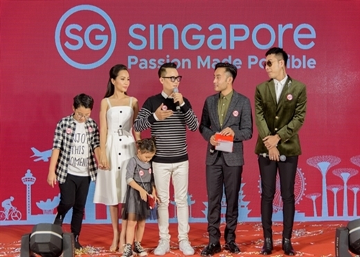 Ca sĩ Hoàng Bách làm Đại sứ du lịch Singapore