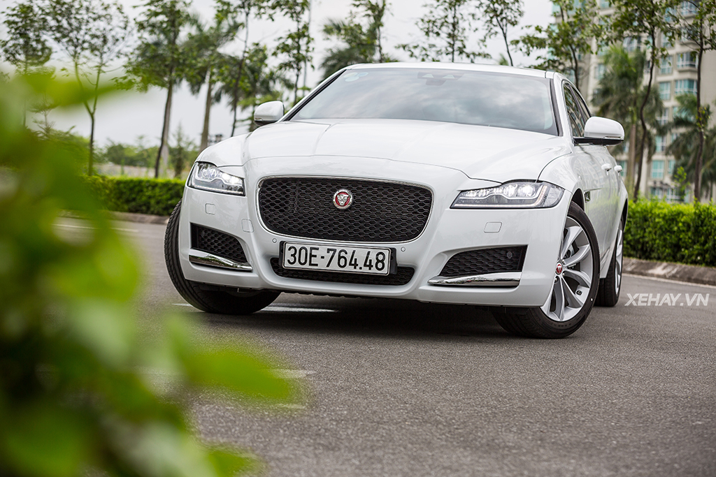 [ĐÁNH GIÁ XE] Jaguar XF Prestige 2017 - Cá tính riêng, sức hút riêng
