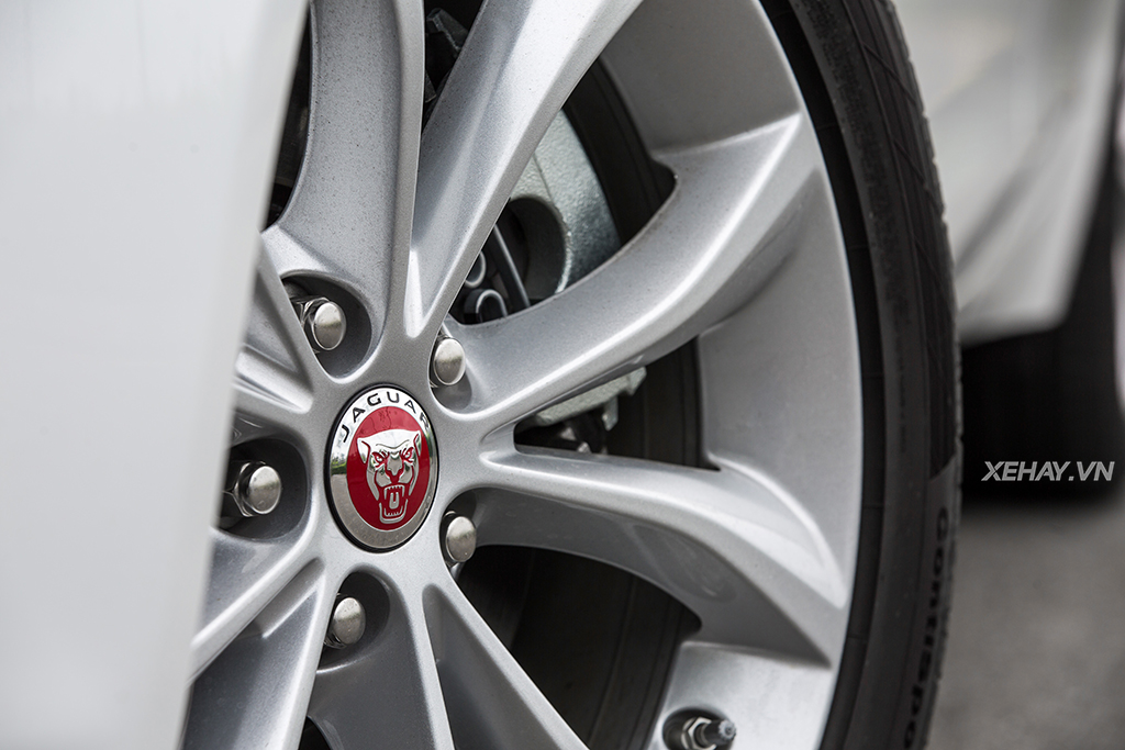 [ĐÁNH GIÁ XE] Jaguar XF Prestige 2017 - Cá tính riêng, sức hút riêng