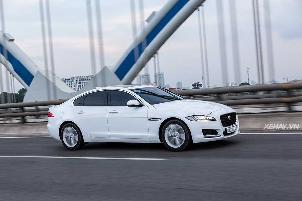 [ĐÁNH GIÁ XE] Jaguar XF Prestige 2017 - Cá tính riêng, sức hút riêng