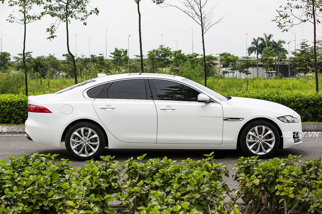 [ĐÁNH GIÁ XE] Jaguar XF Prestige 2017 - Cá tính riêng, sức hút riêng