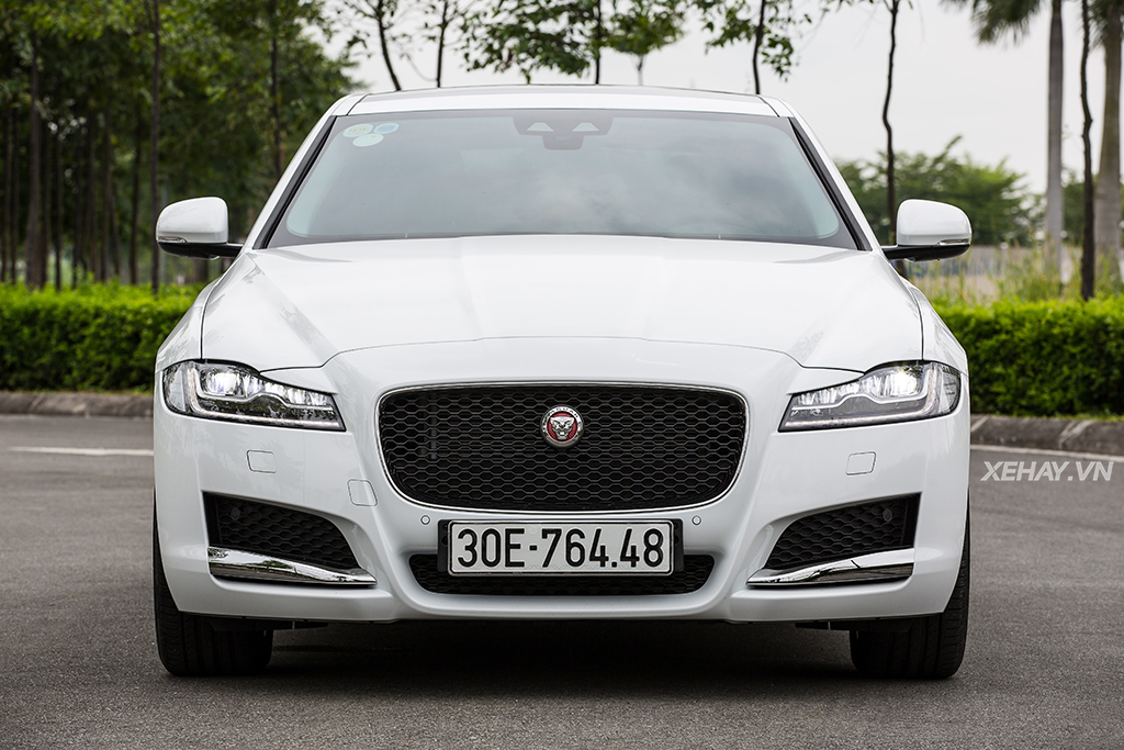 [ĐÁNH GIÁ XE] Jaguar XF Prestige 2017 - Cá tính riêng, sức hút riêng