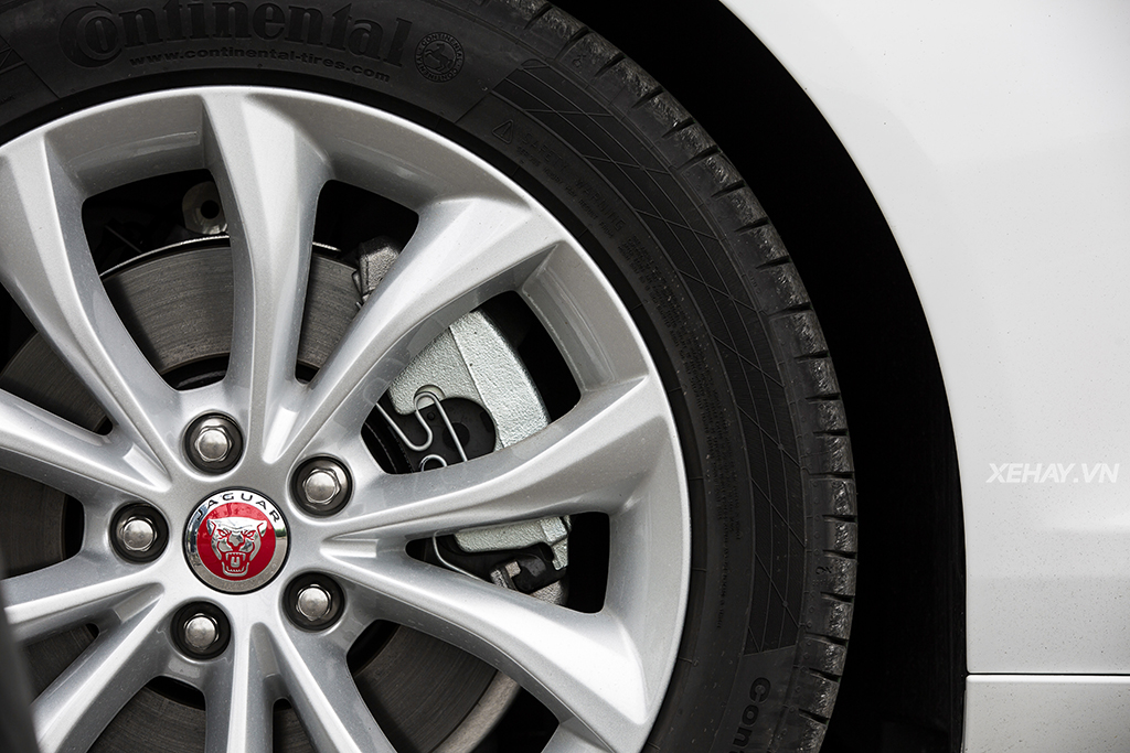 [ĐÁNH GIÁ XE] Jaguar XF Prestige 2017 - Cá tính riêng, sức hút riêng