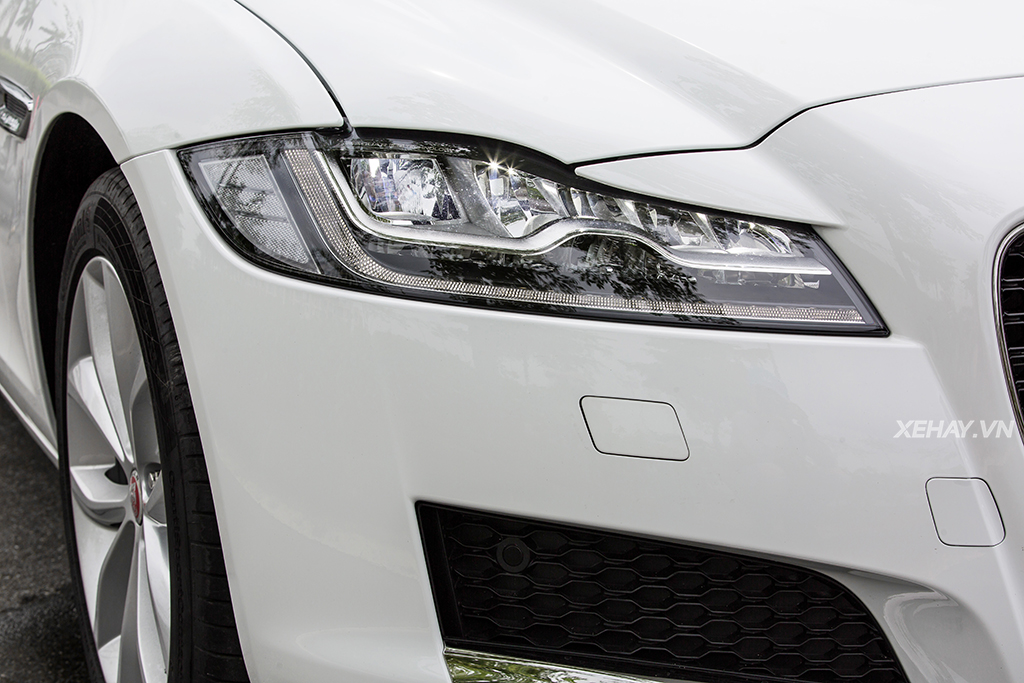 [ĐÁNH GIÁ XE] Jaguar XF Prestige 2017 - Cá tính riêng, sức hút riêng
