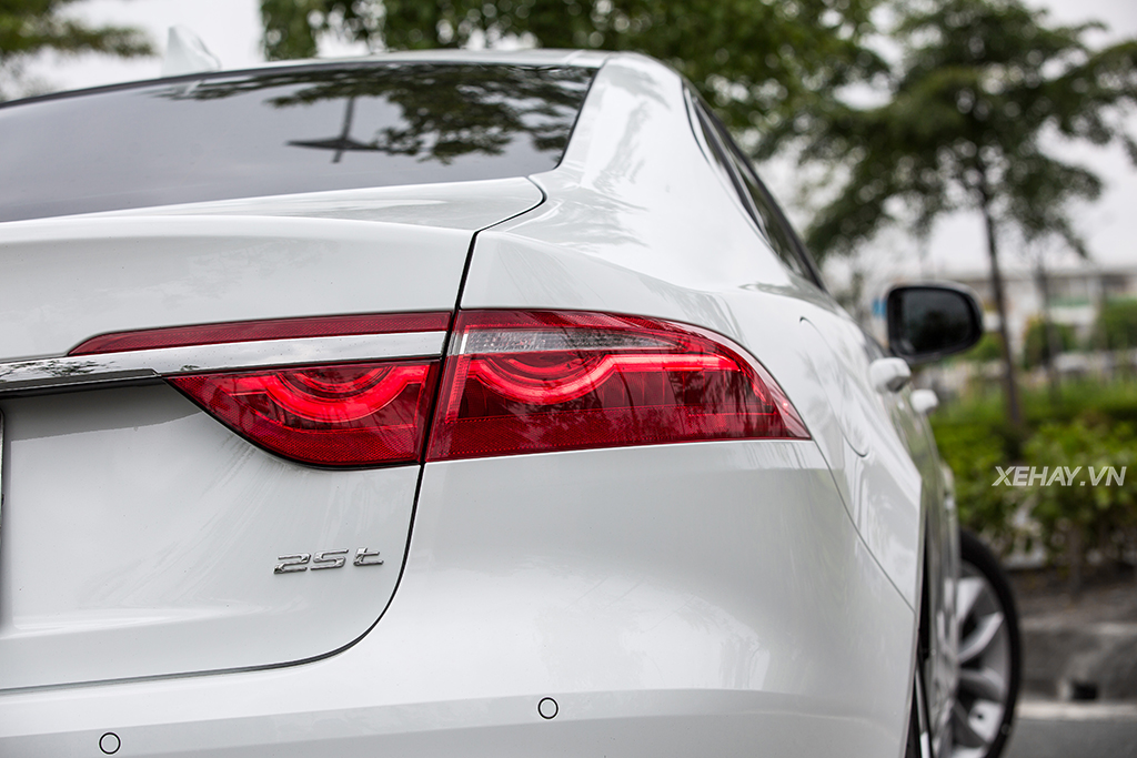 [ĐÁNH GIÁ XE] Jaguar XF Prestige 2017 - Cá tính riêng, sức hút riêng