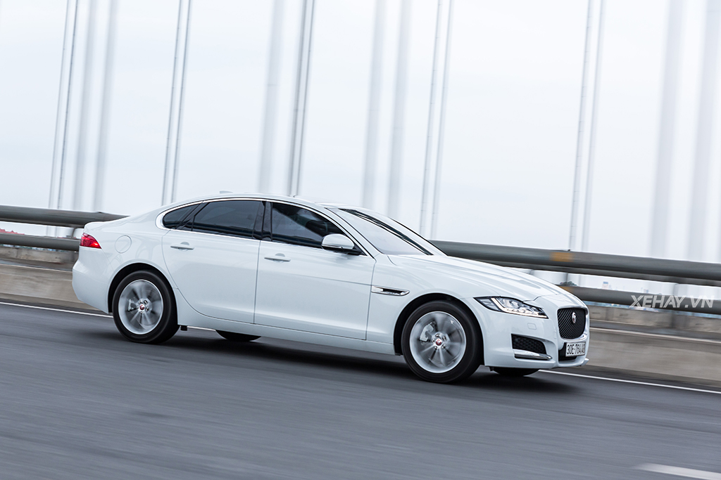 [ĐÁNH GIÁ XE] Jaguar XF Prestige 2017 - Cá tính riêng, sức hút riêng