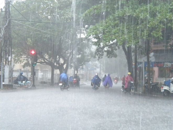 Đêm nay, khu vực Hà Nội và các vùng lân cận có mưa dông