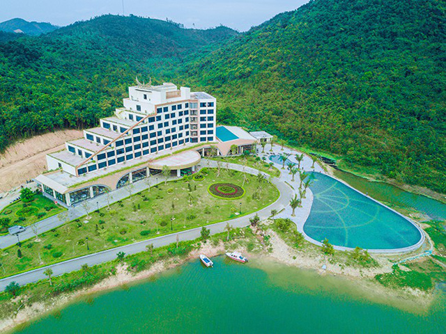 Khách sạn Mường Thanh Luxury Diễn Lâm trong khu sinh thái