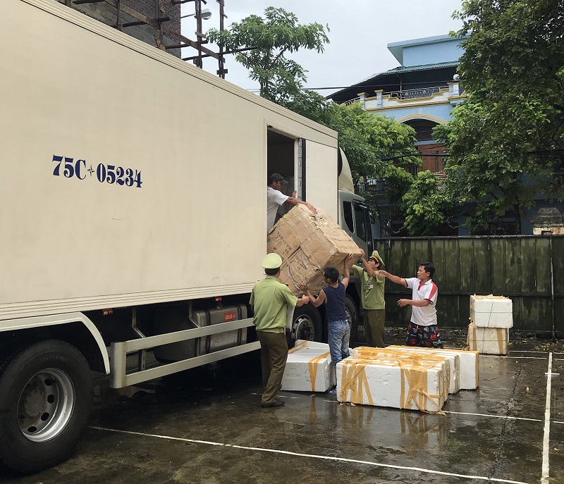 Phương tiện vận chuyển đồ chơi trẻ em nhập lậu do Đội QLTT số 1 phát hiện