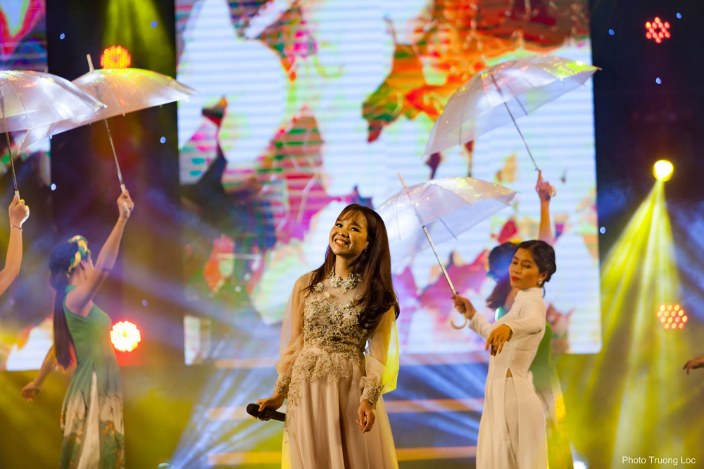 Á quân “Thần tượng Bolero 2017” Yuki Ánh Bùi thể hiện giọng hát trong trẻo, mượt mà với “Nếu đời không có anh”