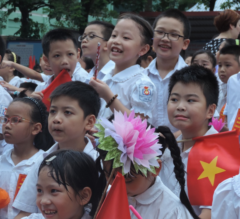 Niềm vui của các em học sinh trong ngày khai trường