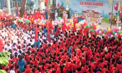 Gần 2.500 học sinh Tiểu học Phúc Diễn khai giảng trong ngôi trường mới