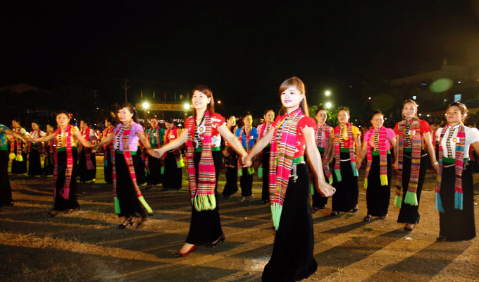 Yên Bái: Nhiều thiếu nữ xinh đẹp so tài, đọ sắc trong Tuần lễ Văn hóa - Du lịch Mường Lò 2018