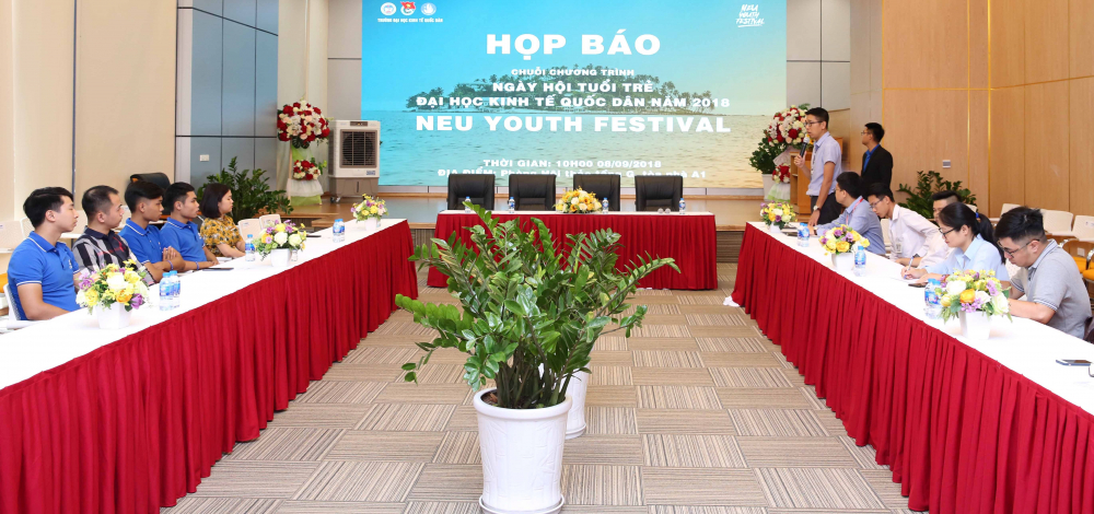 Toàn cảnh chương trình họp báo