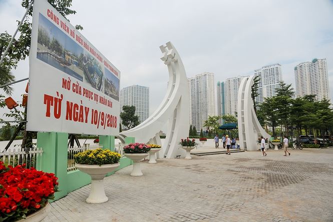 Công viên 300 tỷ hồ điều hòa Nhân Chính (quận Thanh Xuân) chính thức mở cửa phục vụ nhân dân sau nhiều năm