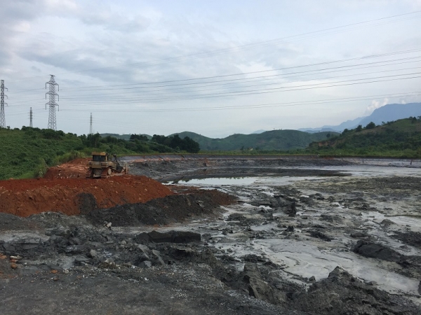 Vỡ đập bùn thải của Công ty DAP số 2 Vinachem ảnh hưởng tới nguồn nước sông Hồng.