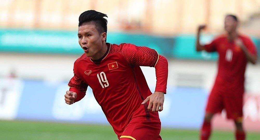 Tiền vệ Quang Hải