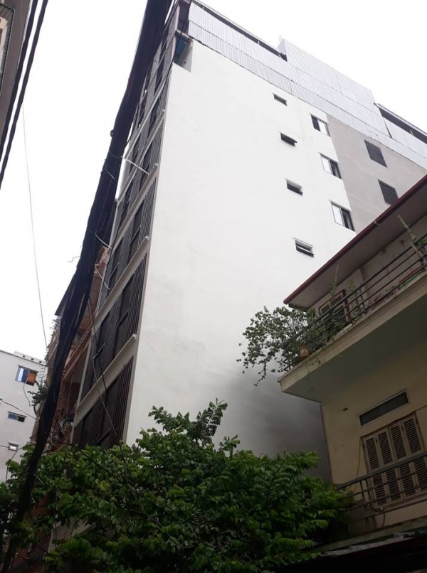 Công trình số 22, ngõ 16, đường Nguyễn Văn Huyên (mới) có dấu hiệu sai phép khi xây tới 7,8 tầng trong khi quy hoạch chỉ là 5 tầng, 1 tum.
