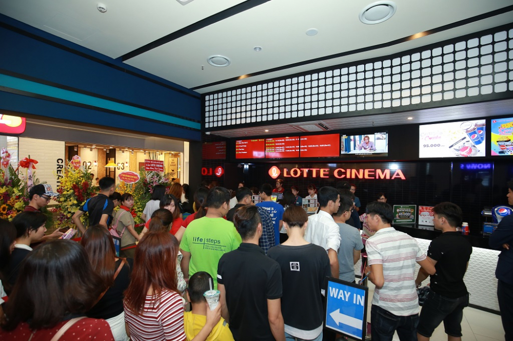 Vincom Plaza Phủ Lý trang bị hệ thống rạp chiếu film hiện đại của Lotte Cinema đặc biệt thu hút các bạn trẻ.