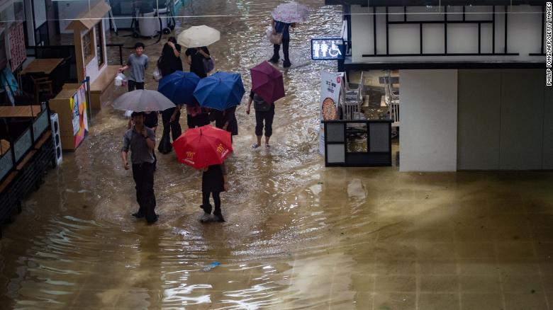Hiện các tỉnh Trung Quốc có nguy cơ chịu ảnh hưởng của bão như Quảng Đông, Hải Nam, Vân Nam hay đặc khu Hong Kong, Macau… đều đã phát cảnh báo đến người dân về nguy cơ mưa lũ và lở đất nghiêm trọng.