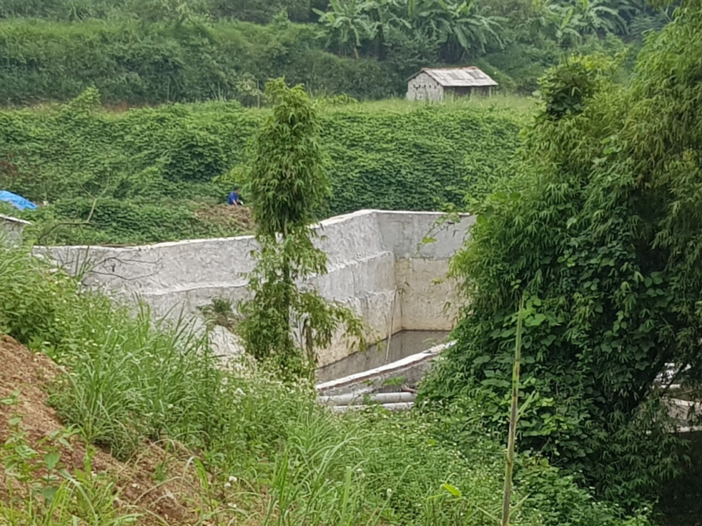 Bể chứa nước thải của công ty da Nguyên Hồng xây dựng nằm sát suối Khởi Luông nhằm mục đích gì