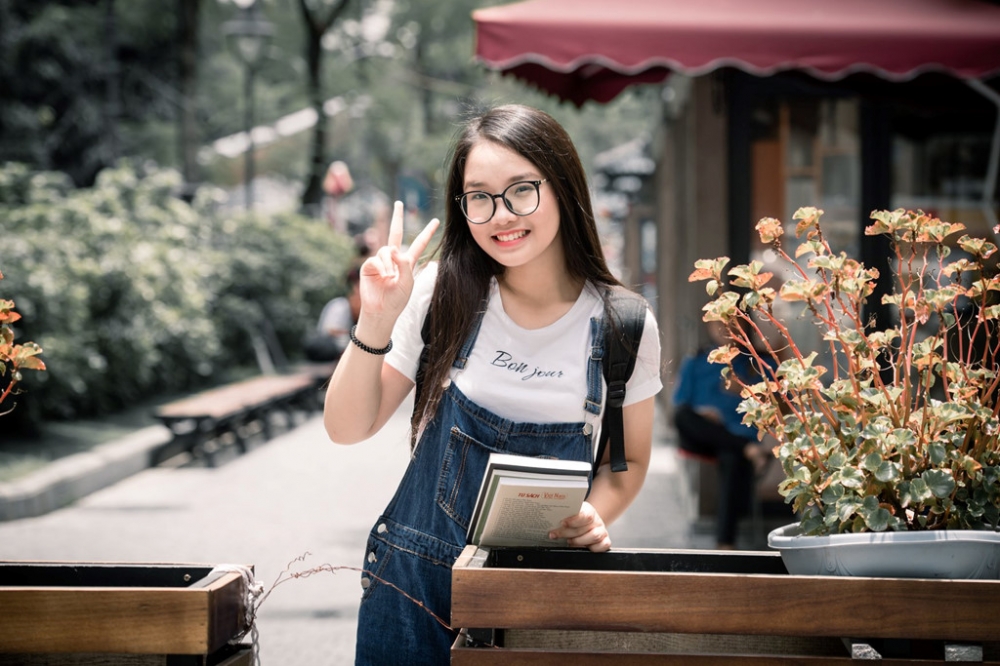 Đại sứ trường Ams cho hay người cô thần tượng chính là cha mình. Bởi vậy, nữ sinh hy vọng