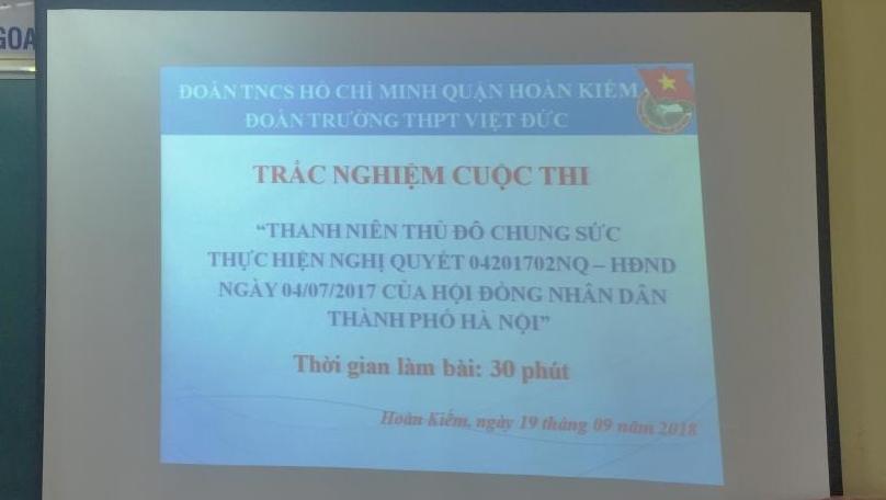 Slide trình chiếu do chính các bạn học sinh trong BCH Đoàn trường Việt Đức thiết kế